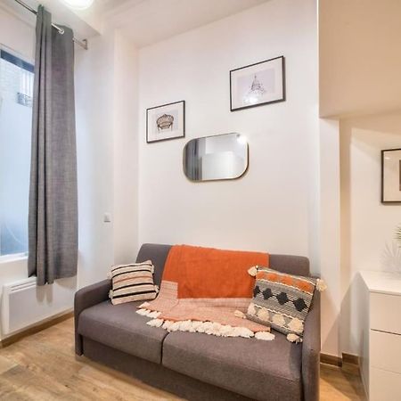 Bel Appartement Au Coeur De Montmartre ปารีส ภายนอก รูปภาพ
