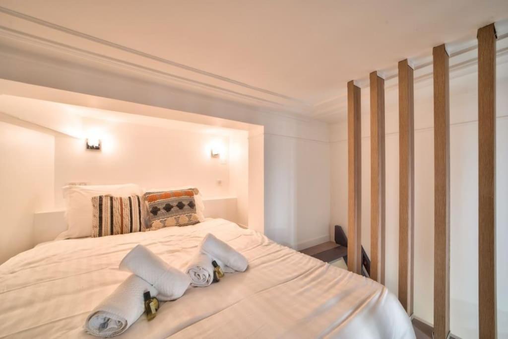 Bel Appartement Au Coeur De Montmartre ปารีส ภายนอก รูปภาพ