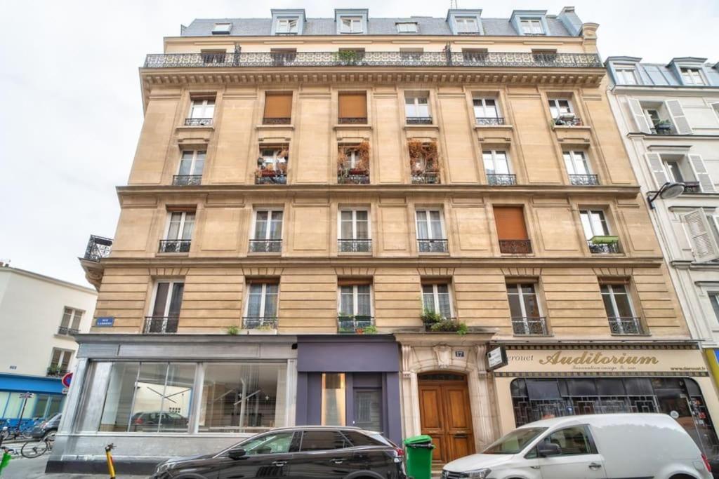 Bel Appartement Au Coeur De Montmartre ปารีส ภายนอก รูปภาพ